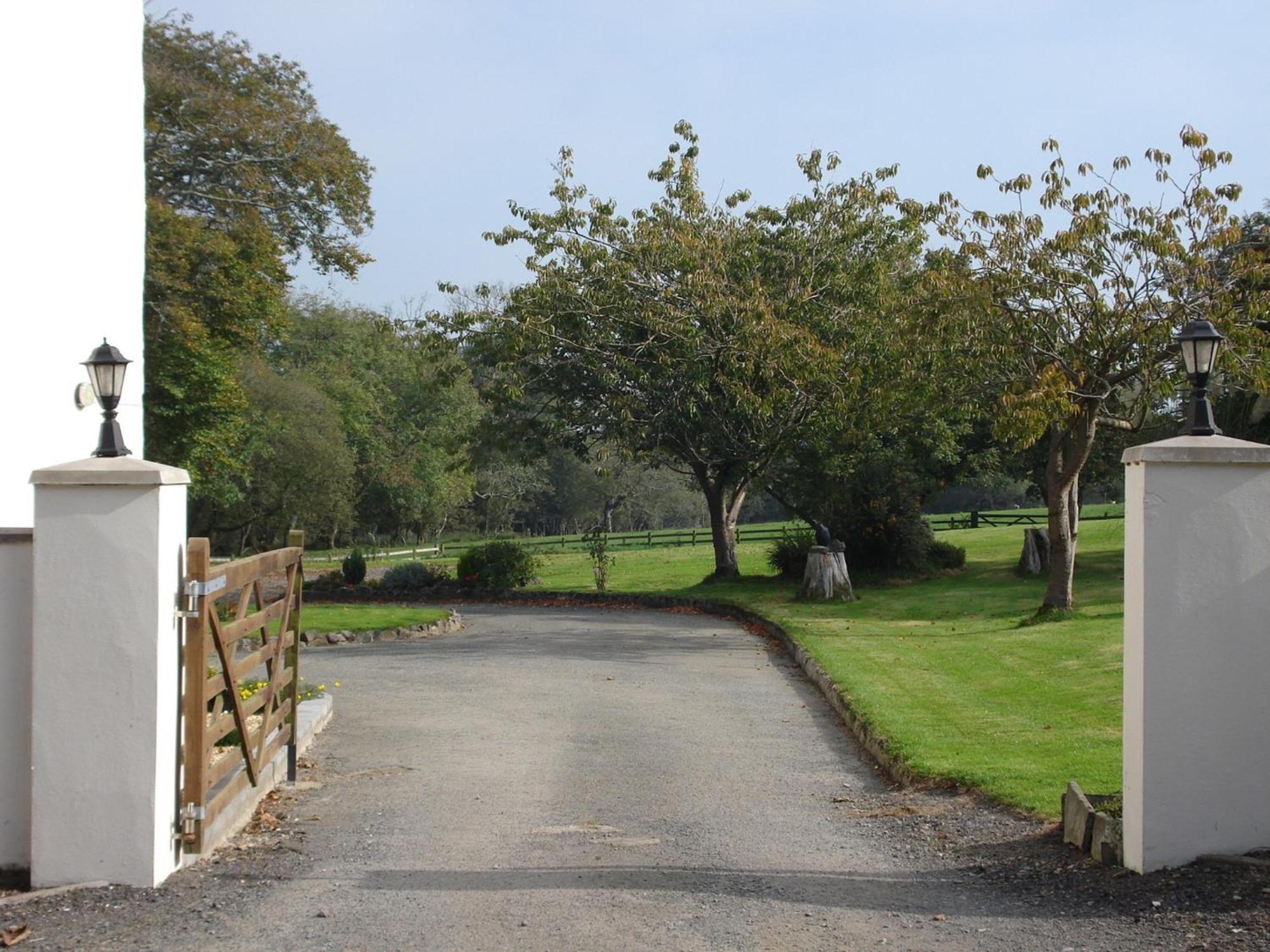 East Hook Farmhouse Hostal Haverfordwest Exterior foto